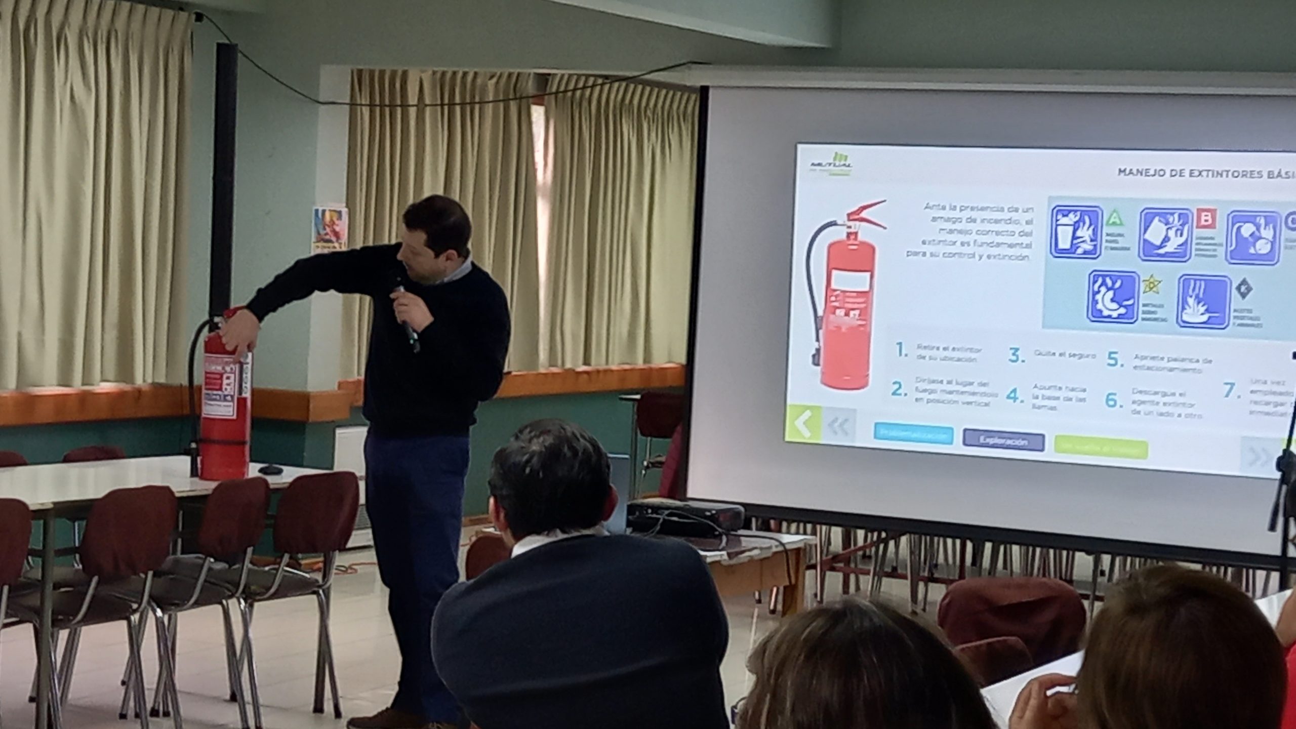Read more about the article CAPACITACIÓN: USO Y MANEJO DE EQUIPOS DE EXTINCIÓN PQS Y CO₂