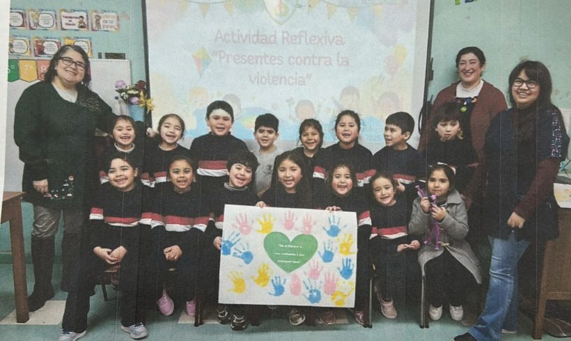 You are currently viewing COMUNIDAD ESCOLAR PARTICIPA EN JORNADA NACIONAL “PRESENTES CONTRA LA VIOLENCIA”