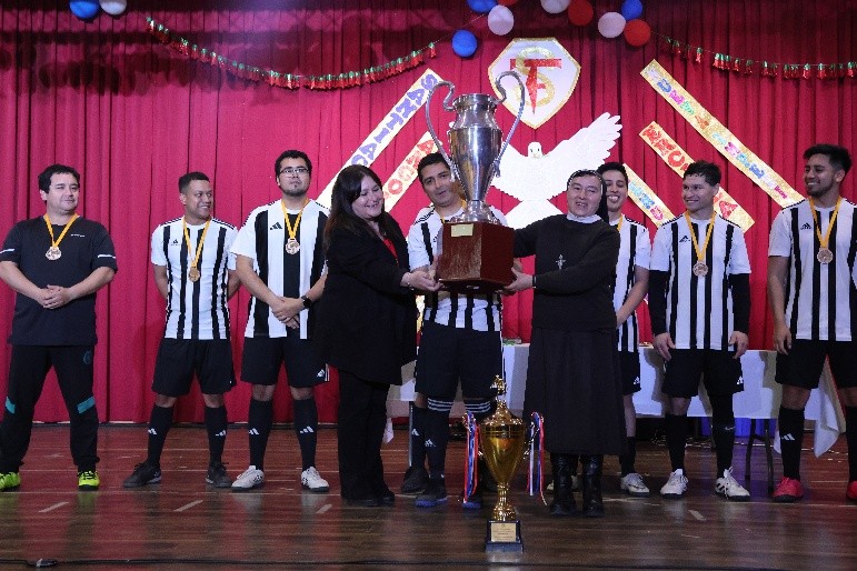 Read more about the article PREMIACIÓN CAMPEONATO FUTSAL FUNCIONARIOS  FRANCISCANOS