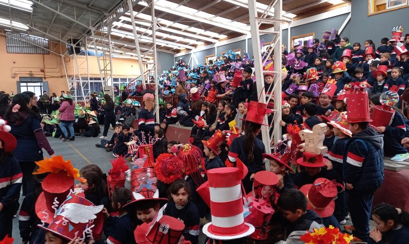 You are currently viewing SOMBREROS LOCOS: CREATIVIDAD, UNIÓN Y ALEGRÍA EN EL ANIVERSARIO FRANCISCANO