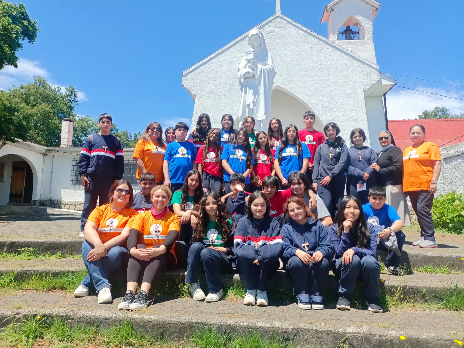 Read more about the article SALIDA AL MONASTERIO SANTA CLARA DE LAS CLARISAS CAPUCHINAS  DE PUCÓN  DE LA PASTORAL JUVENIL