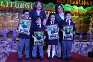  LITURGIA Y DE ENTREGA DE DIPLOMAS KÍNDER A Y B