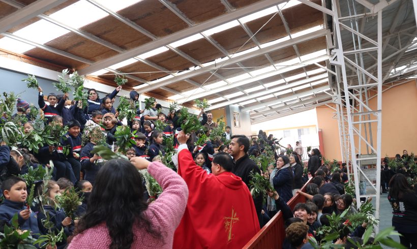 You are currently viewing BENDICIÓN DE RAMOS EN NUESTRO COLEGIO