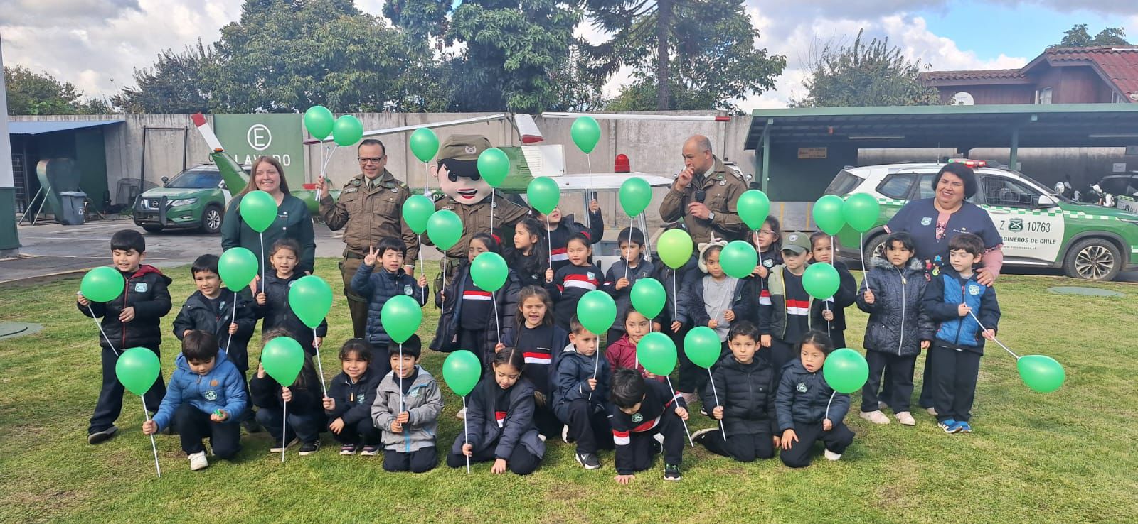 Read more about the article VISITA A CARABINEROS DE NUEVA IMPERIAL, KÍNDER «A»