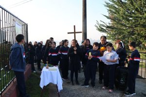  VÍA CRUCIS EN NUESTROS COLEGIO
