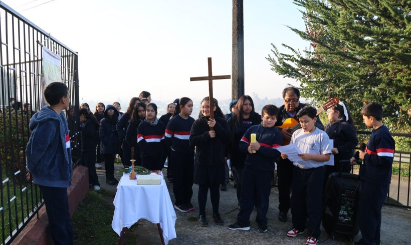 You are currently viewing VÍA CRUCIS EN NUESTROS COLEGIO