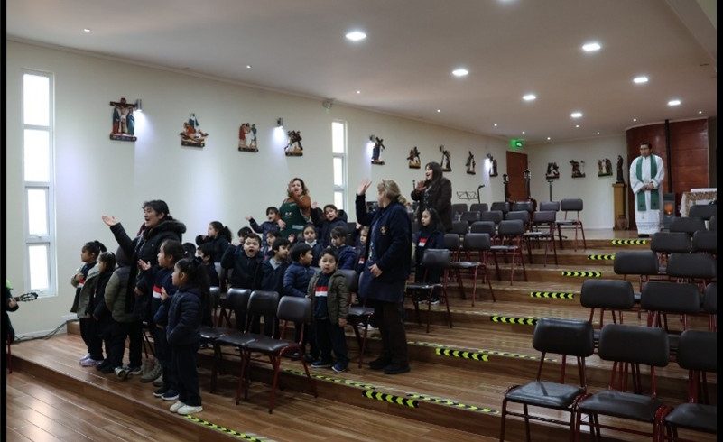 You are currently viewing LITURGIA CON ESTUDIANTES DE EDUCACIÓN PARVULARIA