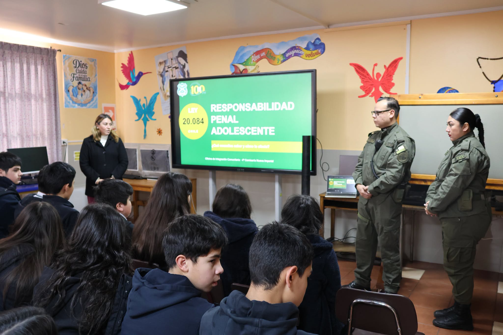 Read more about the article RESPONSABILIDAD PENAL ADOLESCENTE PARA ESTUDIANTES DE 7° Y 8°AÑOS, DADA POR CARABINEROS DE CHILE