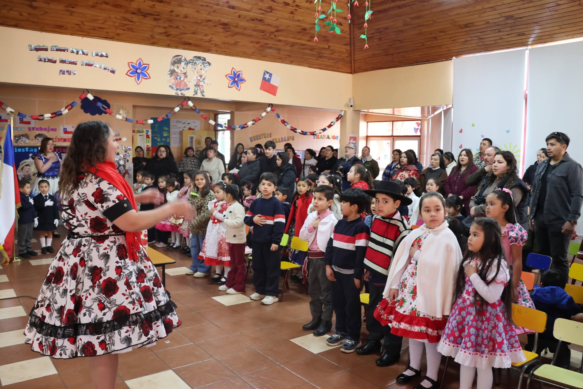 Read more about the article ACTO DE FIESTAS PATRIAS CON LOS PÁRVULOS