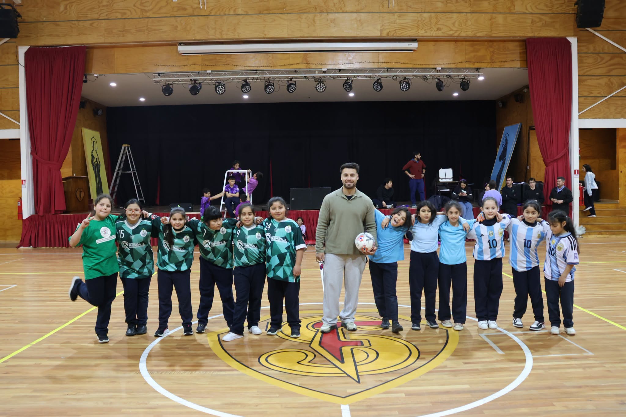 Read more about the article ACTIVIDADES DEPORTIVAS ANIVERSARIO DEL COLEGIO BABY FÚTBOL PRIMER CICLO DAMAS Y VARONES