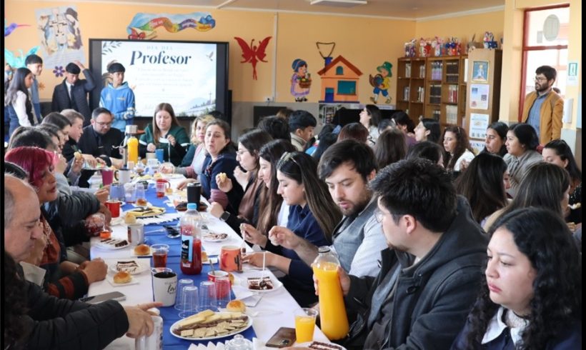 You are currently viewing DESAYUNO DEL CENTRO DE ESTUDIANTE A PROFESORES